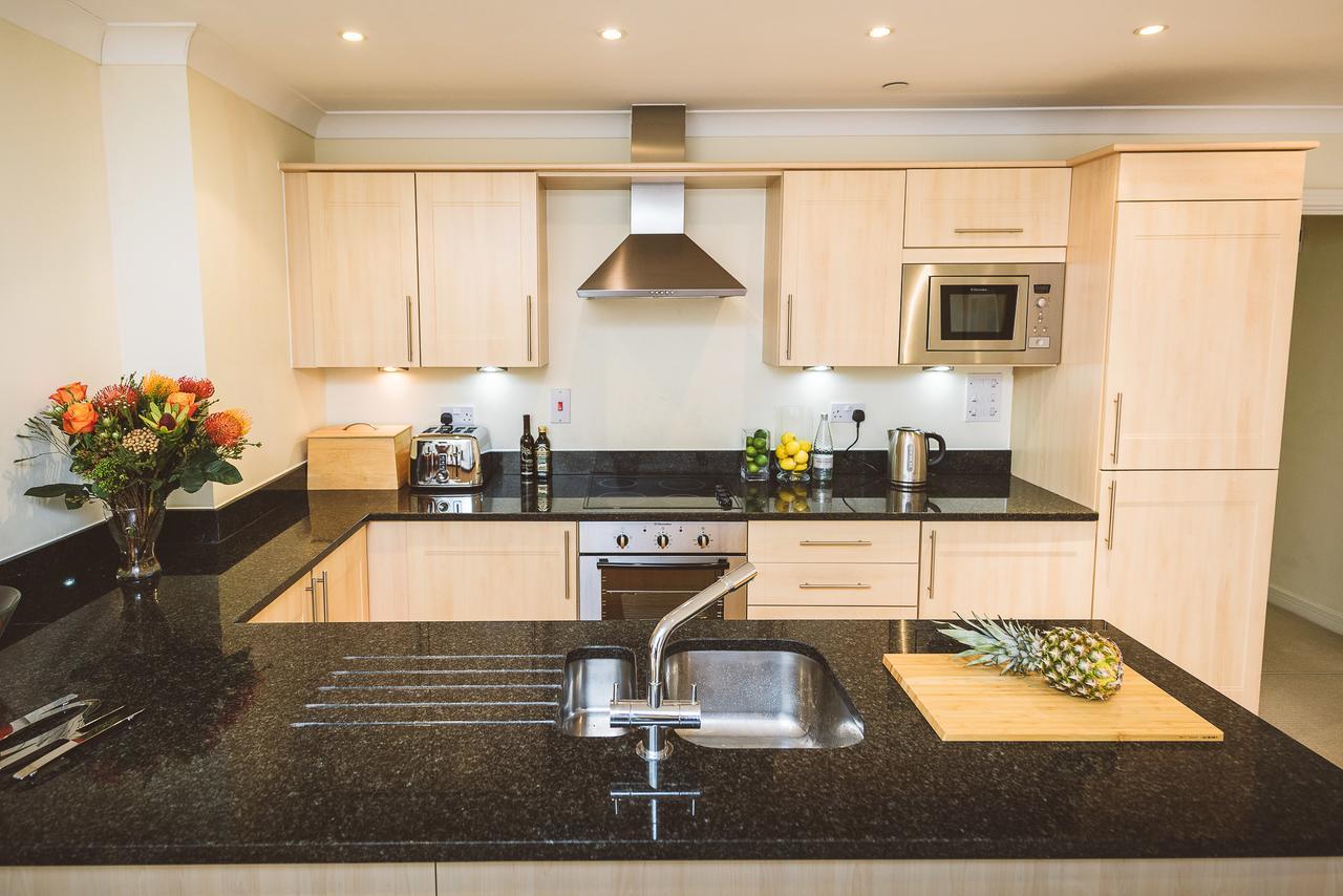 Charming Two Bedroom Apartment With Free Private Parking Лезерхед Экстерьер фото